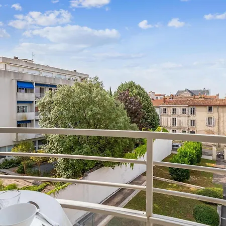 Pet Friendly In La Rochelle With Wifi * La Rochelle (Charente-Maritime)